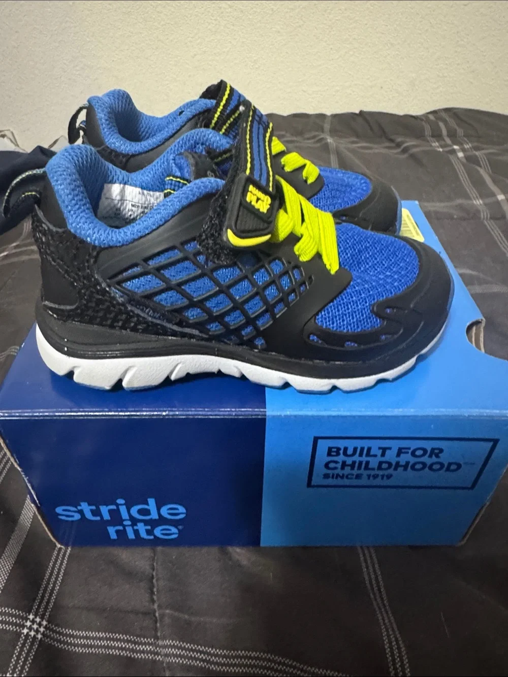 Stride Rite Boys Blue and Neon Yellow Athletic Sneakers
